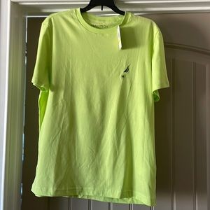 Men’s Nautica Short Sleeve Shirt NWT Size Medium